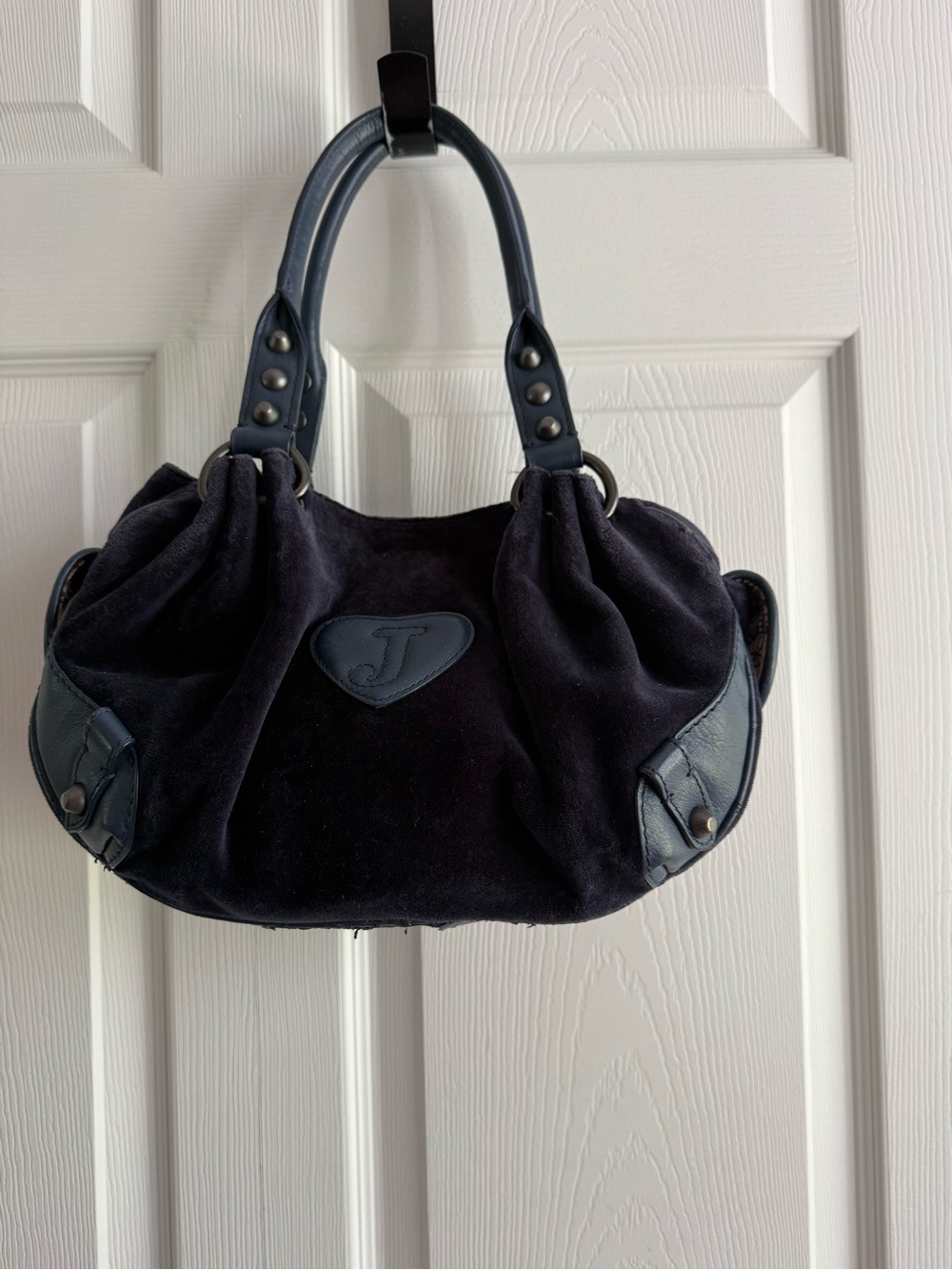 Juicy Couture Navy Velvet Crest small fluffy hand bag as is - Picture 2 of 9